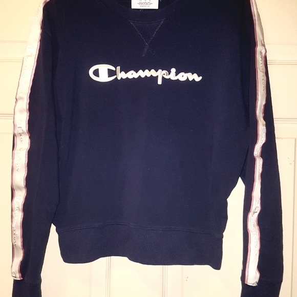 Champion Sweater - Picture 11 of 11
